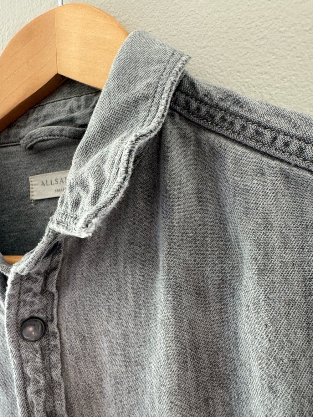ALLSAINTS Men’s Pearl Snap Gray Button Up Shirt Small Washed Out Cotton Light - Picture 6 of 8